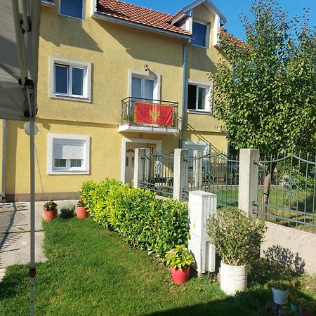 Lucic Guesthouse Цетине Екстериор снимка