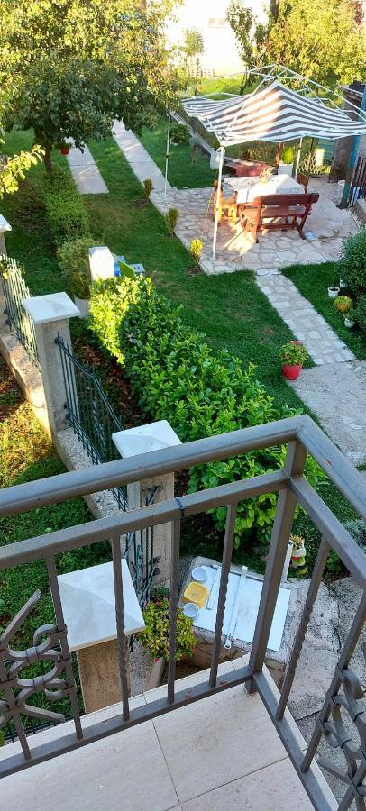 Lucic Guesthouse Цетине Екстериор снимка