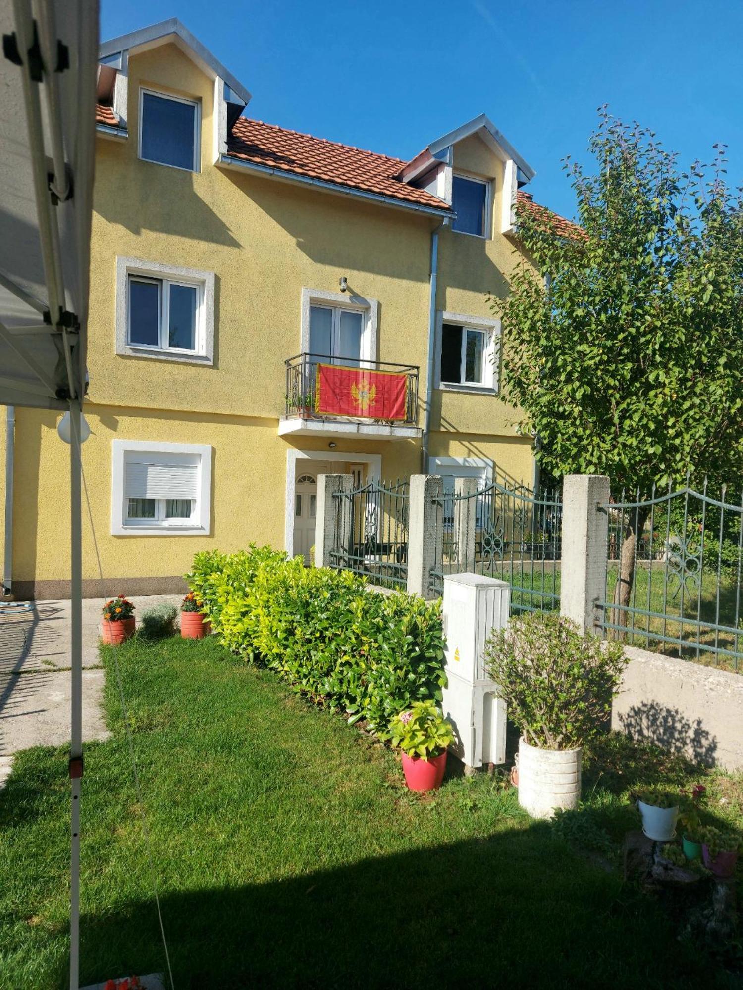 Lucic Guesthouse Цетине Екстериор снимка